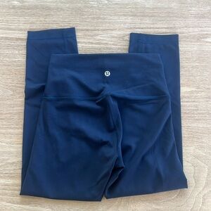 Lululemon Cropped Leggings Size 4 in Navy